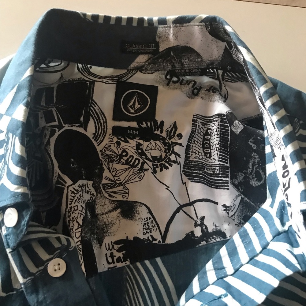 VOLCOM SHORT SLEEVE SHIRT LIKE NEW